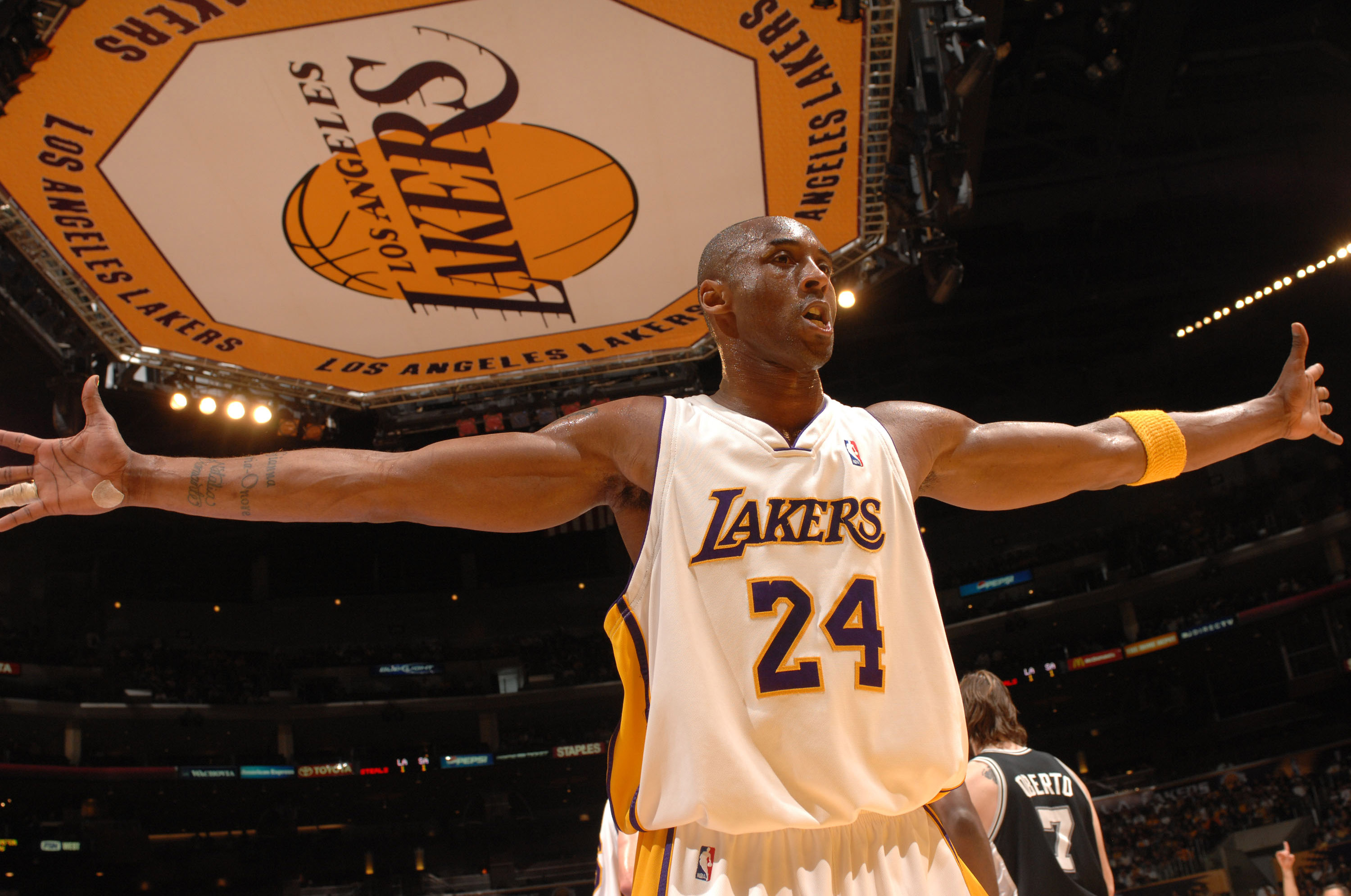 成功以2比 成功以2比